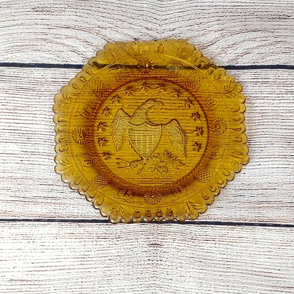 Vintage Amber Glass Patriotic Eagle Plate - Picture 1 of 5